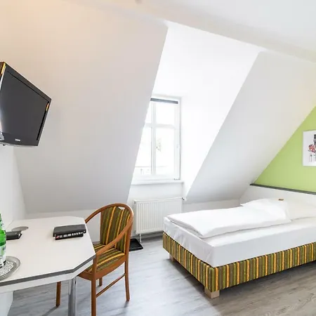 Stadtkrug 3* 파르힘